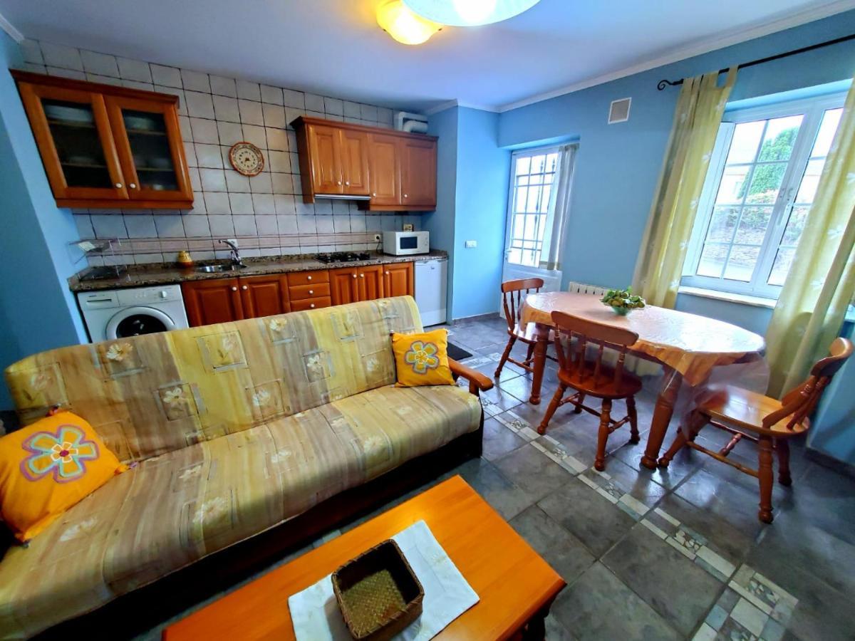 Apartamentos Turisticos Rosa Ribadeo Bagian luar foto