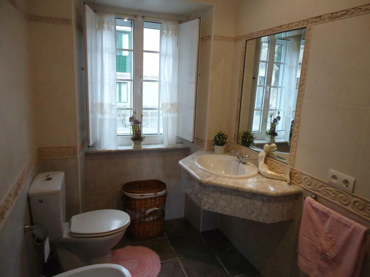 Apartamentos Turisticos Rosa Ribadeo Bagian luar foto